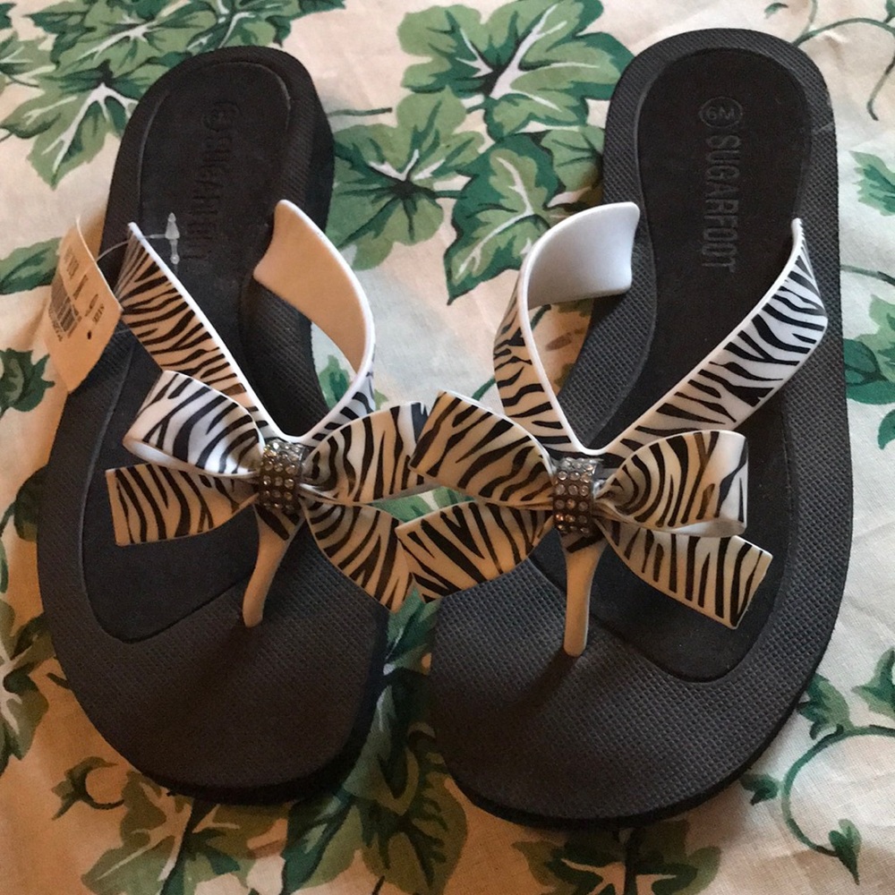 NWT  Cute sandals!  6M